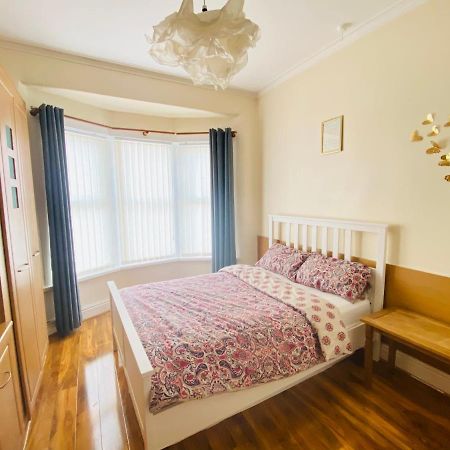 Entire 4 Bedroom House - Ev Point & Free Parking Λίβερπουλ Εξωτερικό φωτογραφία