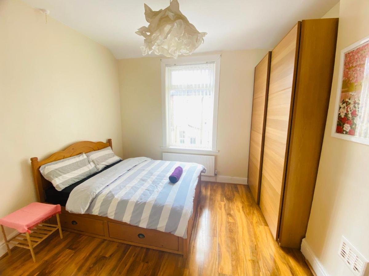 Entire 4 Bedroom House - Ev Point & Free Parking Λίβερπουλ Εξωτερικό φωτογραφία